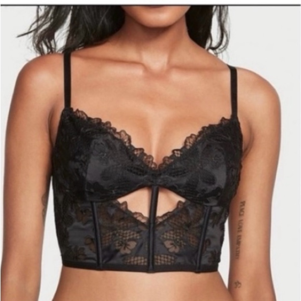 Victoria’s Secret $̷9̷0̷ VERY SEXY
Ziggy Glam Floral Embroidery Unlined …